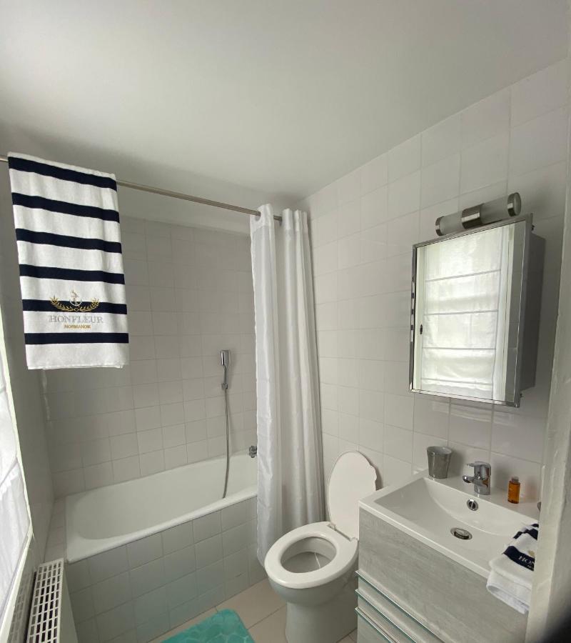 Chambre D'Hotes Du Carre Des Arts องเฟลอร์ ภายนอก รูปภาพ